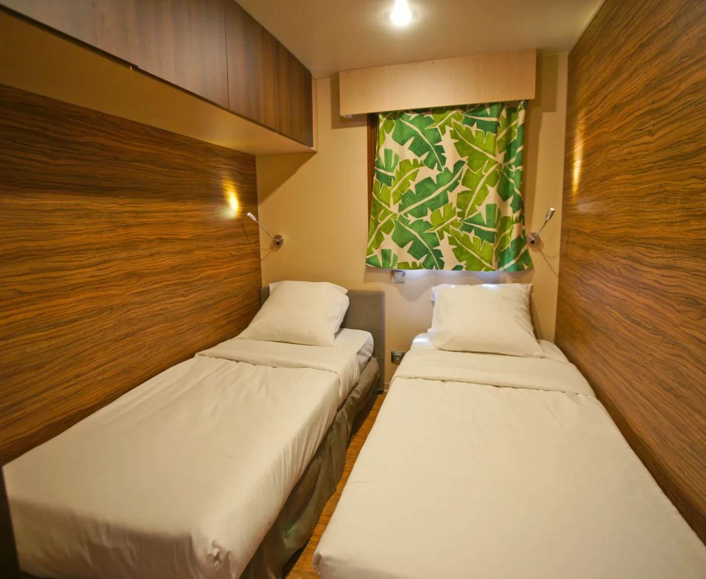 Twin bedroom - Tiki Hutte 2nd Beachrow 2 bedrooms