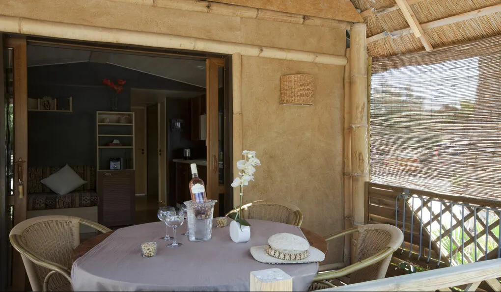 Terrace of our Garden Tiki Hutte Standard 1 bedroom